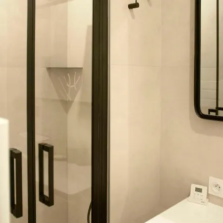 Charming 52 M Renovated Close To Montmartre *